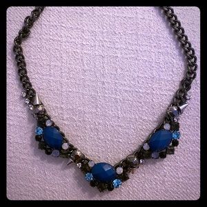 Express statement necklace